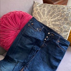 Levi’s Button Down Dark Blue Jeans Size 29